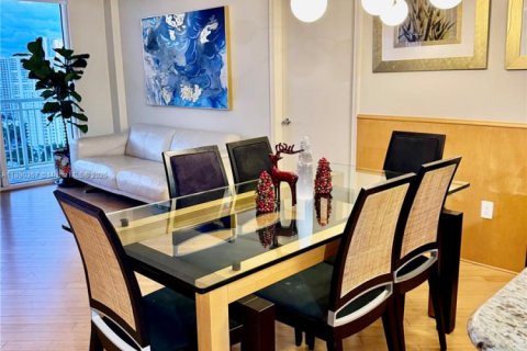 Снять в аренду кондоминиум в Авентура, Флорида 2 спальни, 109.16м2, № 1946911 - фото 2