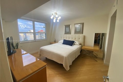 Снять в аренду кондоминиум в Авентура, Флорида 2 спальни, 109.16м2, № 1946911 - фото 8