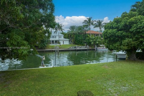 Villa ou maison à vendre à Miami, Floride: 4 chambres, 390.75 m2 № 1977129 - photo 6