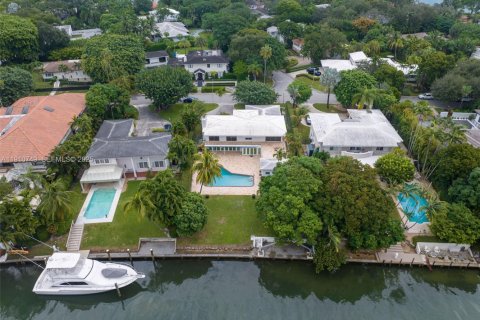 Villa ou maison à vendre à Miami, Floride: 4 chambres, 390.75 m2 № 1977129 - photo 27