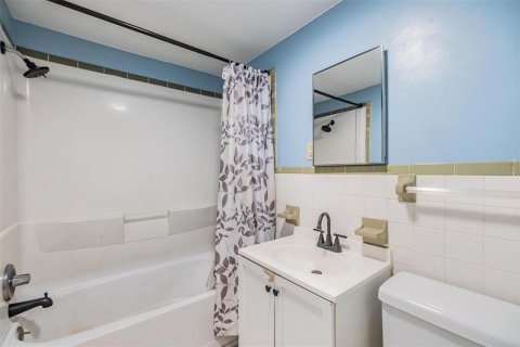 House in Hudson, Florida 4 bedrooms, 185.99 sq.m. № 1642476 - photo 26