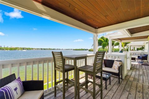 Condo à Saint Petersburg, Floride, 2 chambres  № 2101482