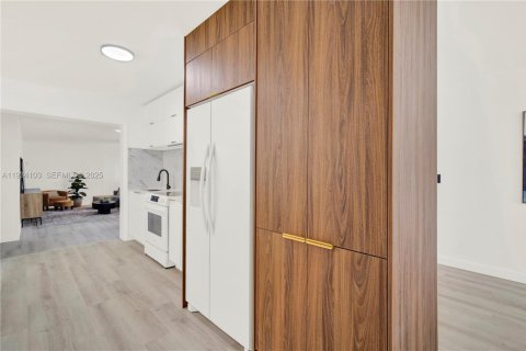 House in Oakland Park, Florida 3 bedrooms, 152.92 sq.m. № 2037908 - photo 19