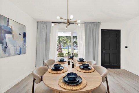 House in Oakland Park, Florida 3 bedrooms, 152.92 sq.m. № 2037908 - photo 8