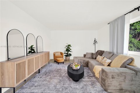 House in Oakland Park, Florida 3 bedrooms, 152.92 sq.m. № 2037908 - photo 28