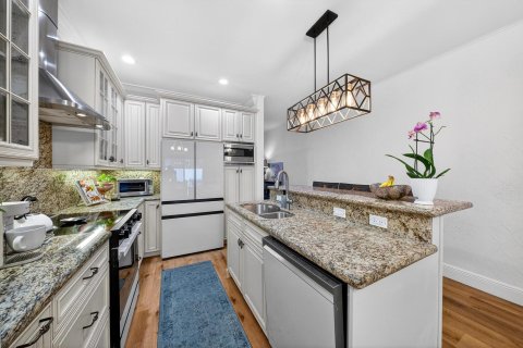 Townhouse in Lighthouse Point, Florida 3 bedrooms, 168.52 sq.m. № 2190201 - photo 12