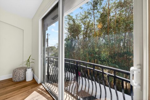Townhouse in Lighthouse Point, Florida 3 bedrooms, 168.52 sq.m. № 2190201 - photo 17
