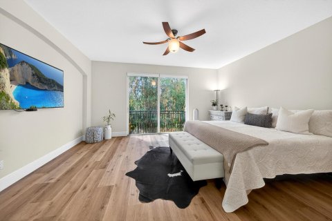 Townhouse in Lighthouse Point, Florida 3 bedrooms, 168.52 sq.m. № 2190201 - photo 15