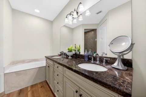 Townhouse in Lighthouse Point, Florida 3 bedrooms, 168.52 sq.m. № 2190201 - photo 21