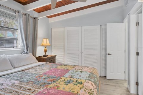 Condo in Sarasota, Florida, 1 bedroom  № 1775428 - photo 13