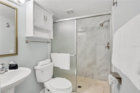 Condo in Sarasota, Florida, 1 bedroom  № 1775428 - photo 15