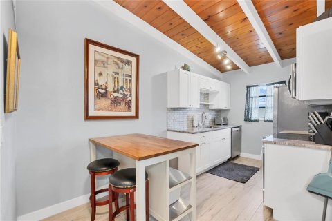 Condo in Sarasota, Florida, 1 bedroom  № 1775428 - photo 7