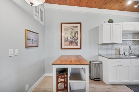 Condo in Sarasota, Florida, 1 bedroom  № 1775428 - photo 11