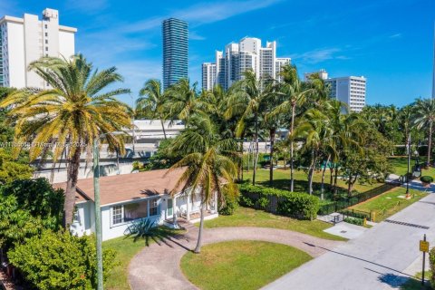 Casa en venta en Sunny Isles Beach, Florida, 3 dormitorios, 121.24 m2 № 1730359 - foto 11