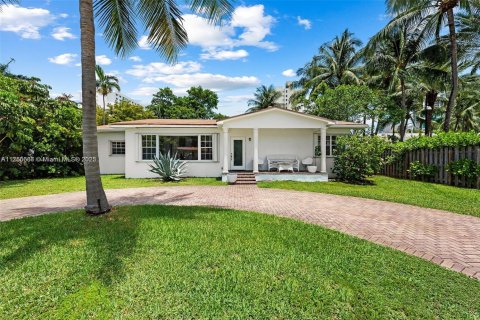 Casa en venta en Sunny Isles Beach, Florida, 3 dormitorios, 121.24 m2 № 1730359 - foto 9