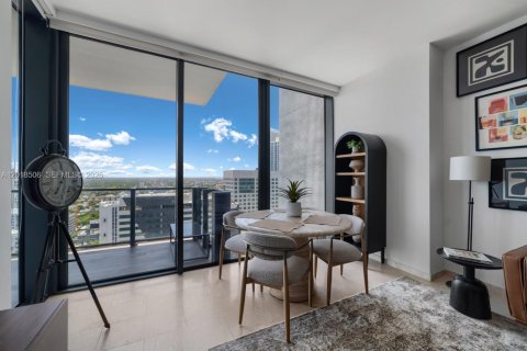 Condo in Miami, Florida, 1 bedroom  № 2087575 - photo 9