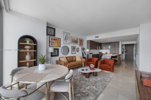 Condo in Miami, Florida, 1 bedroom  № 2087575 - photo 8
