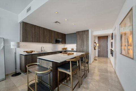 Condo in Miami, Florida, 1 bedroom  № 2087575 - photo 3