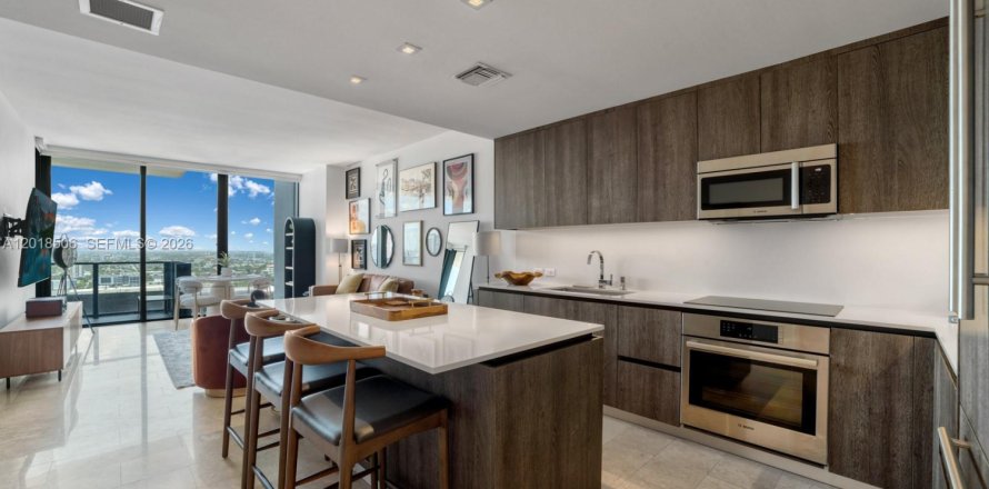 Condo in Miami, Florida, 1 bedroom  № 2087575