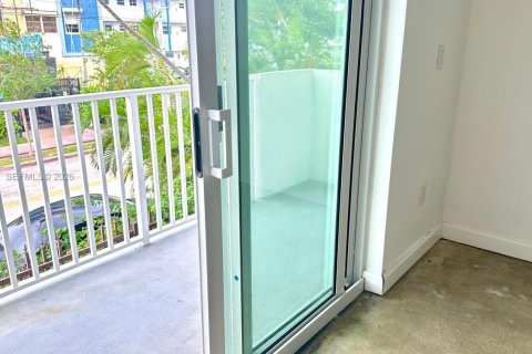 Condo in Miami Beach, Florida, 1 bedroom  № 2066818 - photo 6