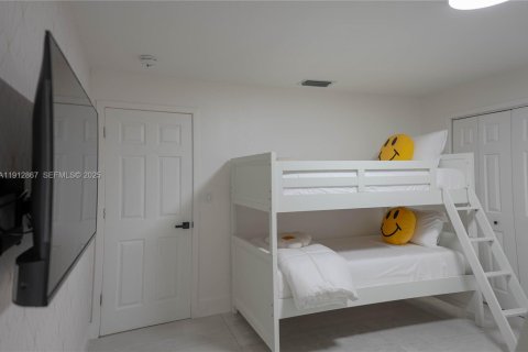 Villa ou maison à vendre à Miami, Floride: 9 chambres, 590.58 m2 № 1976638 - photo 18