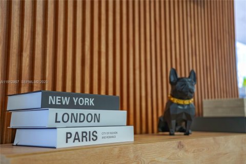 Villa ou maison à vendre à Miami, Floride: 9 chambres, 590.58 m2 № 1976638 - photo 6