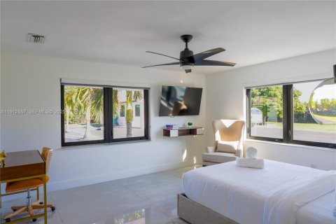 Villa ou maison à vendre à Miami, Floride: 9 chambres, 590.58 m2 № 1976638 - photo 20