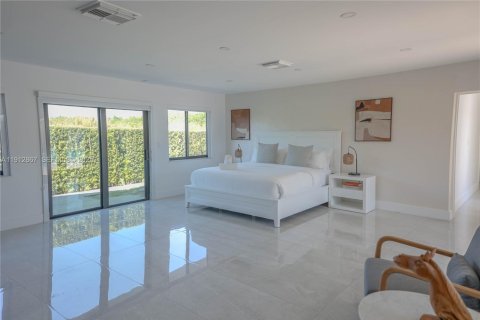 Villa ou maison à vendre à Miami, Floride: 9 chambres, 590.58 m2 № 1976638 - photo 26