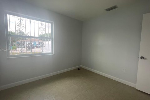 Casa en venta en Miami, Florida, 3 dormitorios, 113.71 m2 № 1955238 - foto 7