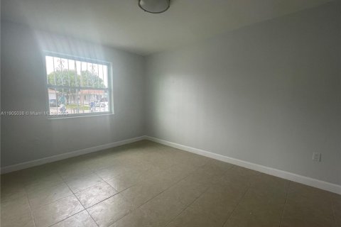Casa en venta en Miami, Florida, 3 dormitorios, 113.71 m2 № 1955238 - foto 10