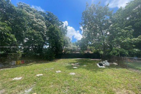 Casa en venta en Miami, Florida, 3 dormitorios, 113.71 m2 № 1955238 - foto 13