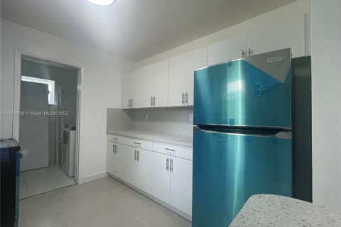 Casa en venta en Miami, Florida, 3 dormitorios, 113.71 m2 № 1955238 - foto 4
