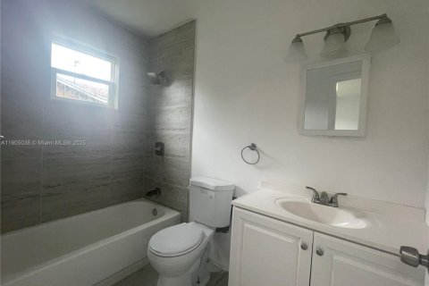 Casa en venta en Miami, Florida, 3 dormitorios, 113.71 m2 № 1955238 - foto 5