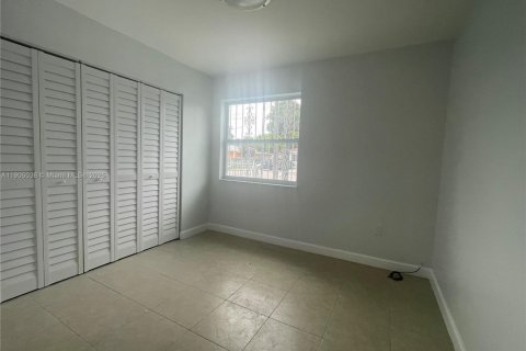 Casa en venta en Miami, Florida, 3 dormitorios, 113.71 m2 № 1955238 - foto 8