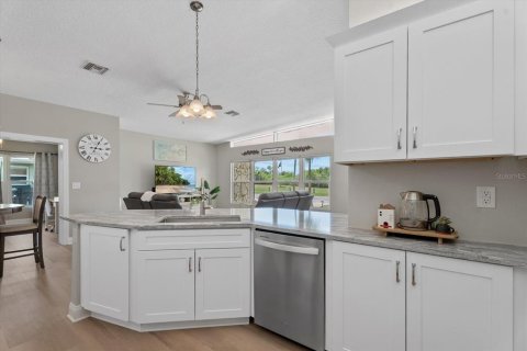 House in Ellenton, Florida 4 bedrooms, 146.04 sq.m. № 2138007 - photo 15