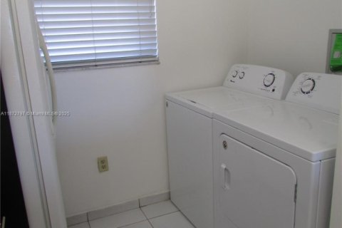 Condominio en alquiler en Miami, Florida, 1 dormitorio, 71.81 m2 № 1897964 - foto 16
