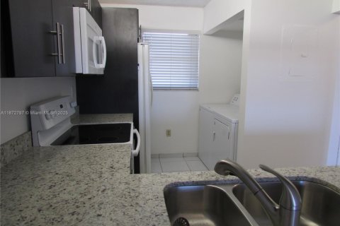 Copropriété à louer à Miami, Floride: 1 chambre, 71.81 m2 № 1897964 - photo 6