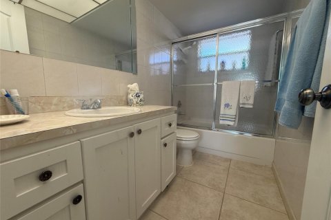 Condominio en venta en Sunrise, Florida, 1 dormitorio, 69.68 m2 № 2190787 - foto 17