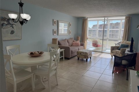 Condominio en venta en Sunrise, Florida, 1 dormitorio, 69.68 m2 № 2190787 - foto 2
