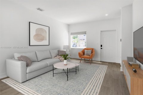 Снять в аренду таунхаус в Майами, Флорида 2 спальни, 104.98м2, № 1991691 - фото 3