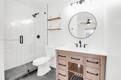 Снять в аренду таунхаус в Майами, Флорида 2 спальни, 104.98м2, № 1991691 - фото 10