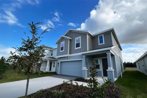 House in Winter Haven, Florida 4 bedrooms, 179.58 sq.m. № 2228468 - photo 2