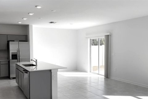 House in Winter Haven, Florida 4 bedrooms, 179.58 sq.m. № 2228468 - photo 12