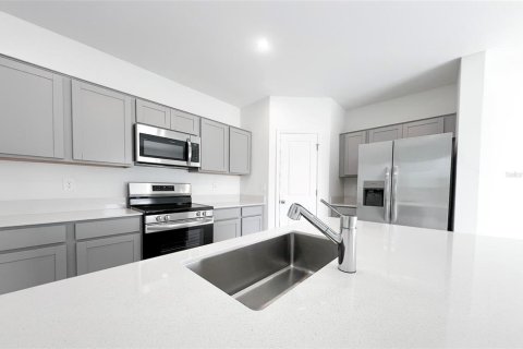 House in Winter Haven, Florida 4 bedrooms, 179.58 sq.m. № 2228468 - photo 7