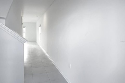 House in Winter Haven, Florida 4 bedrooms, 179.58 sq.m. № 2228468 - photo 3