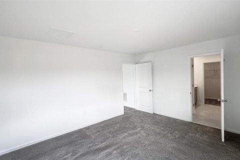 House in Winter Haven, Florida 4 bedrooms, 179.58 sq.m. № 2228468 - photo 16