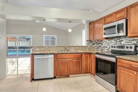 Casa en alquiler en Kissimmee, Florida, 3 dormitorios, 145.39 m2 № 1886911 - foto 17