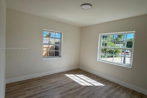 Casa en venta en Miami, Florida, 4 dormitorios, 162.11 m2 № 1955382 - foto 16