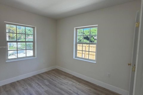 Casa en venta en Miami, Florida, 4 dormitorios, 162.11 m2 № 1955382 - foto 13