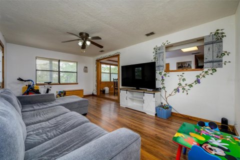 Купить виллу или дом в Даннеллон, Флорида 9 комнат, 221.48м2, № 1832977 - фото 23